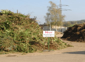 Anlieferung von holzigem Material