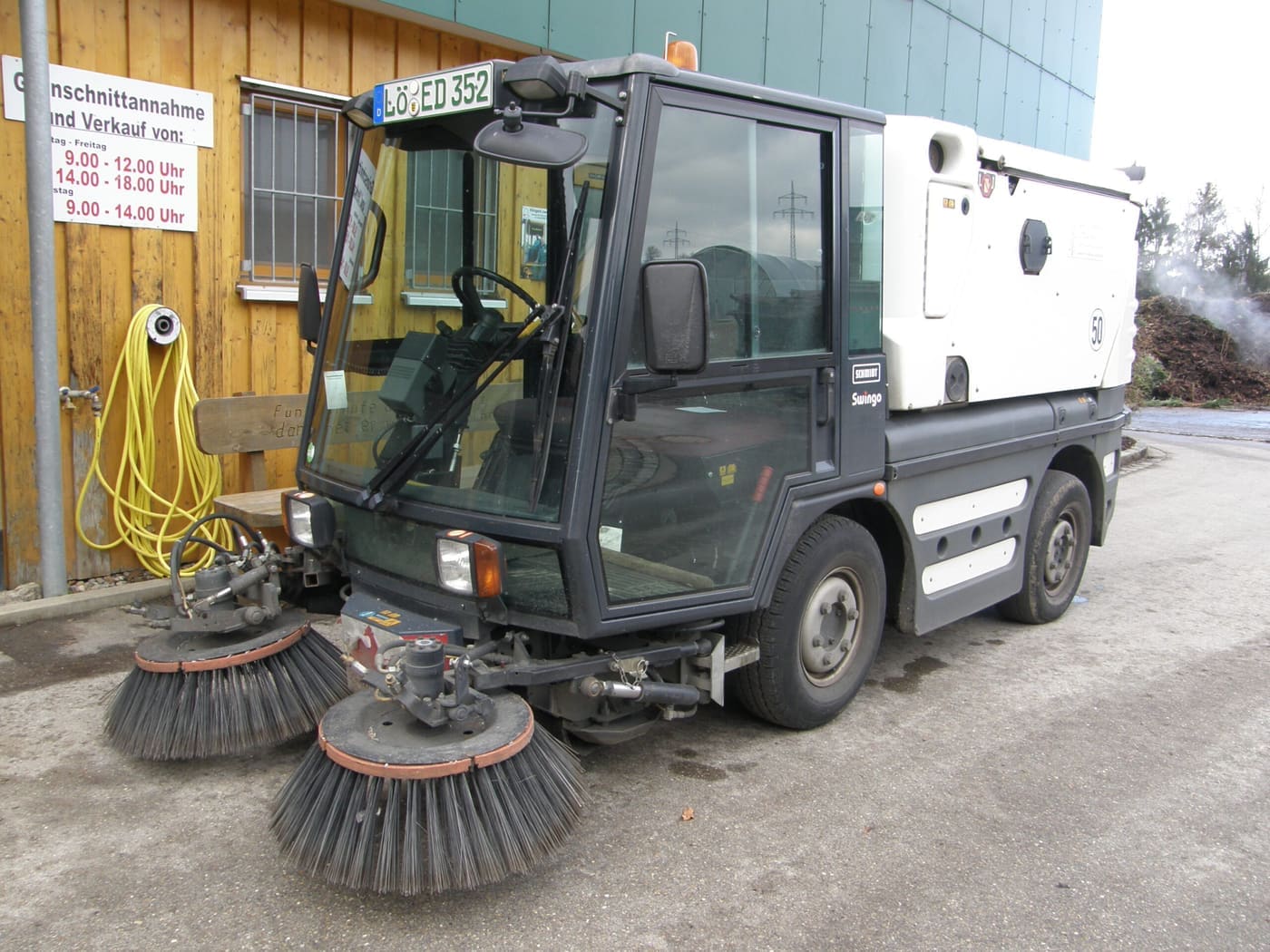 Kehrmaschine für Reinigung und Grünpflege