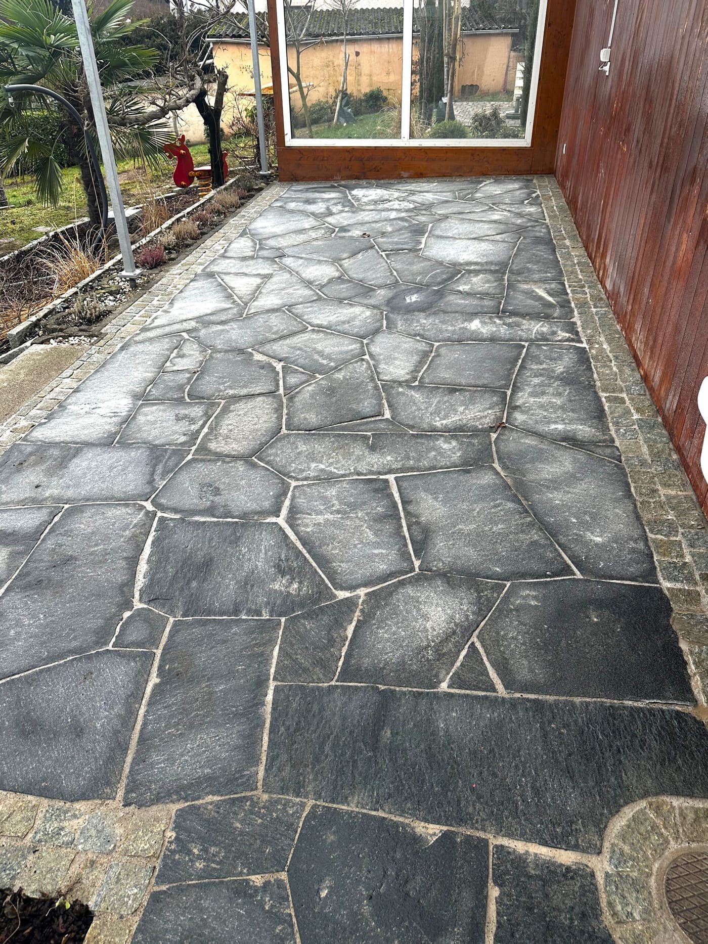 Terrasse im polygonalen Verband